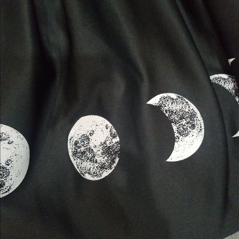 MOON PHASE BORDER SKIRT - Picture 2 of 4